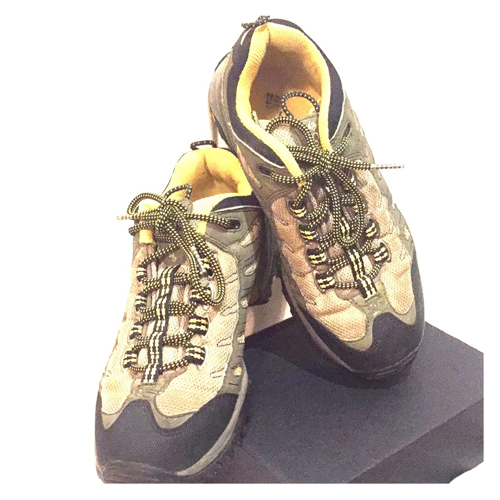 Columbia hiking sneakers size 7